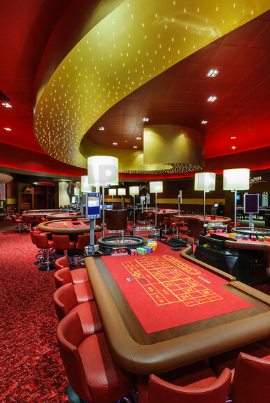 DSC3900 
 Grosvenor Casino - Broadstairs, UK
Copyright - Richard Southall 
 Keywords: Broadstairs, Casino, Copyright, Grosvenor, Richard, Southall, bar, emphasis, gambling, gaming, photographer, photography, poker, restaurant, roulette, tables, uk